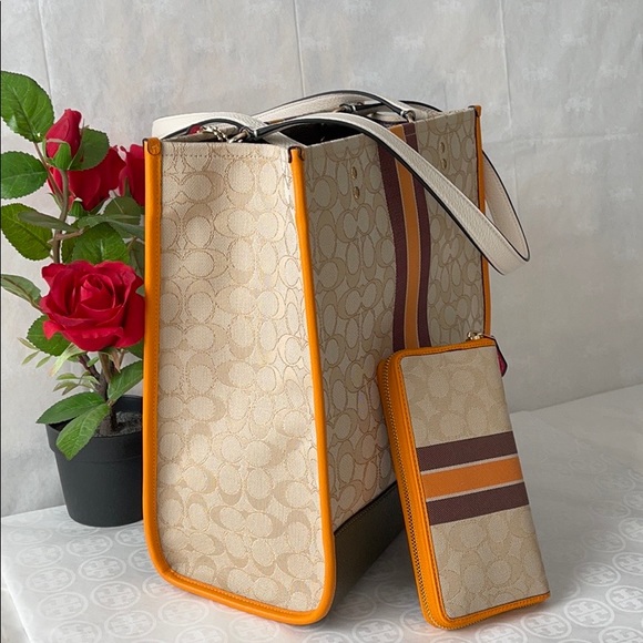 🌹Coach Set🌹 - Picture 2 of 10